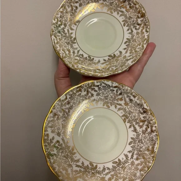 Elegant Colclough China Tea Set for 4 (8 pieces) - Picture 13 of 14